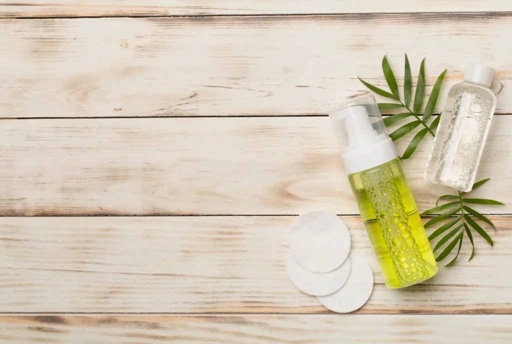 10 Detergenti viso essenziali per la tua routine 2 Detergenti viso