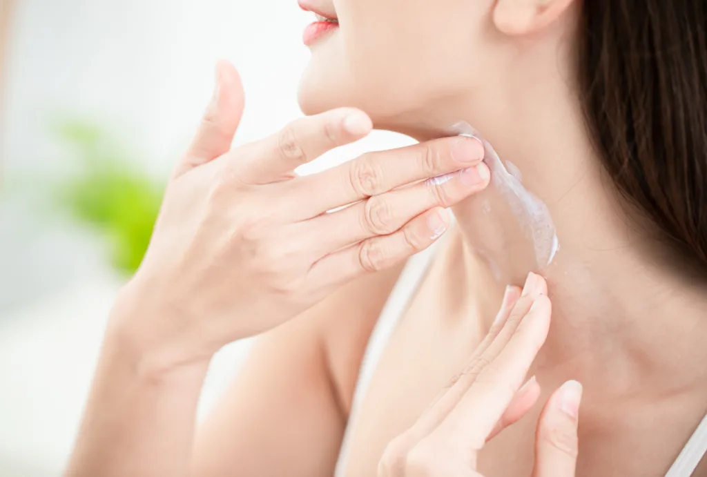 Le migliori creme per collo e décolleté del 2025: recensioni e guida completa 2 Creme per il collo e il decollete